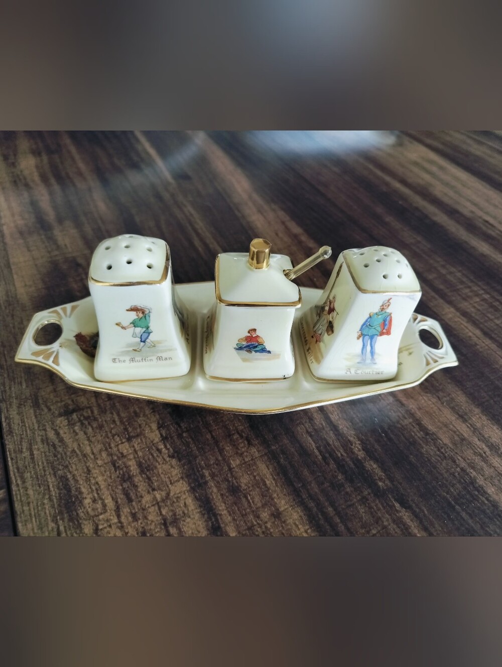 Vintage Royal Winton Grimwades "Old English Markets" S&P/ Condiment Set & Tray